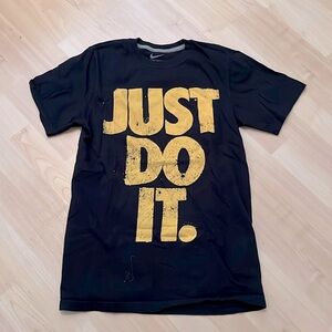 Nike just do it shirt, S